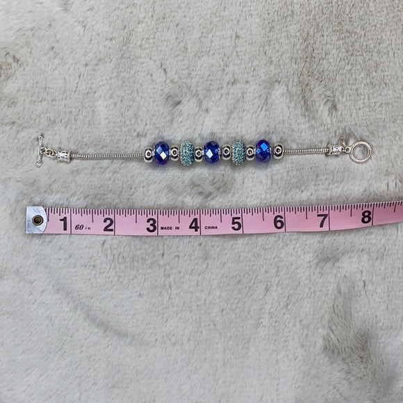 Beautiful Beaded Charm Bracelet NWOT - Picture 4 of 4